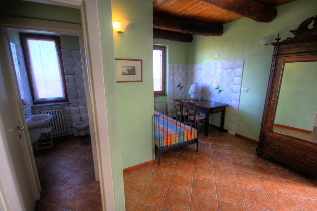 Azienda Agrituristica Alcastle Montabone Ngoại thất bức ảnh